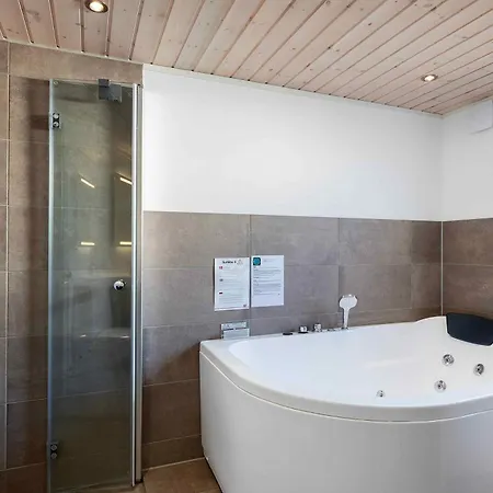 Charming In Fjellerup With Indoor Vakantiehuis Glesborg
